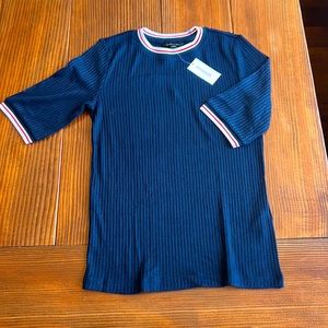 Mid-Sleeve Long Fitted T-Shirt